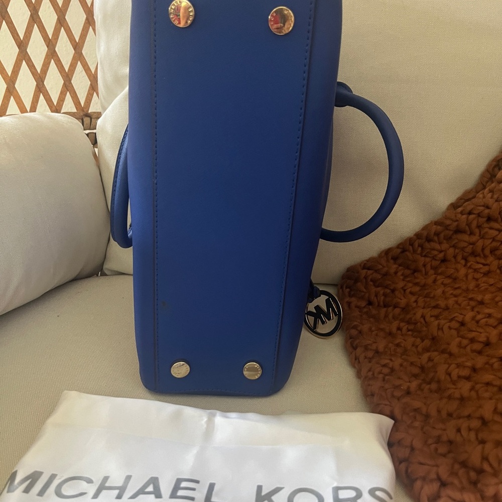 Michael Kors Multiway w/Dustbag - Picture 4 of 6